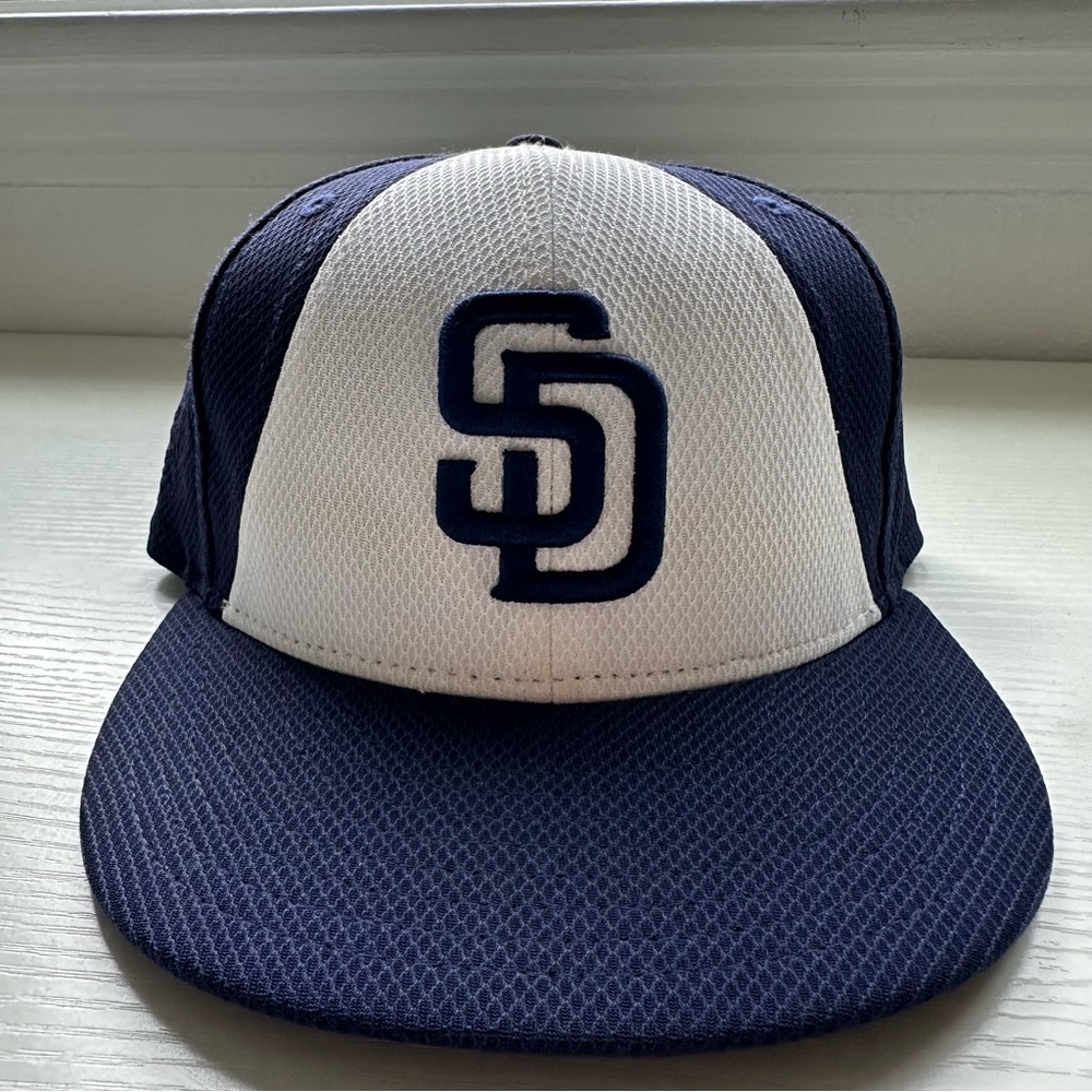 New Era White and Navy Blue Padres Hat Size 7 3/8